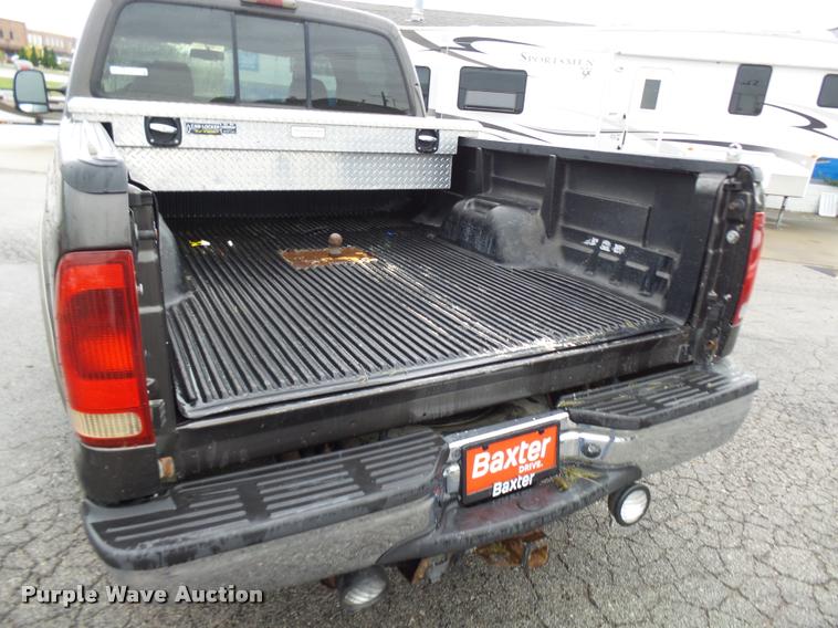 image for item N9495 2006 Ford F250 Super Duty Lariat FX4 Crew Cab pickup truck