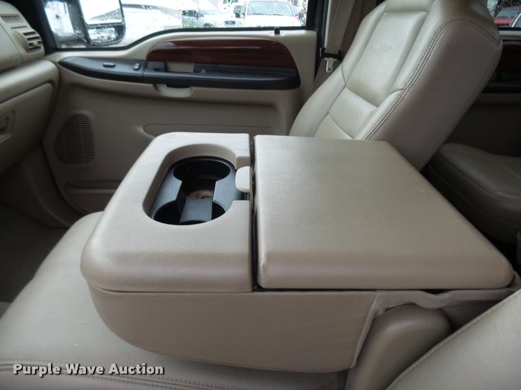 image for item N9495 2006 Ford F250 Super Duty Lariat FX4 Crew Cab pickup truck