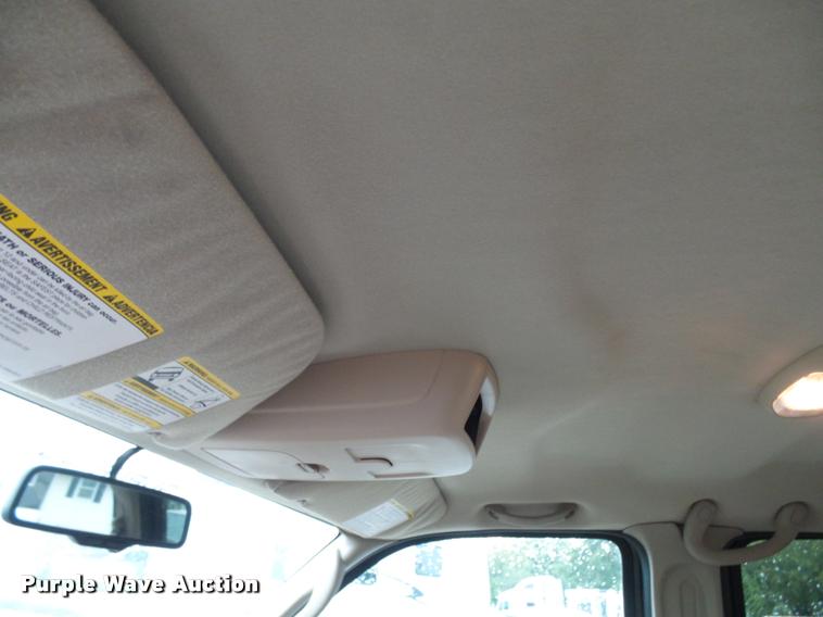 image for item N9495 2006 Ford F250 Super Duty Lariat FX4 Crew Cab pickup truck