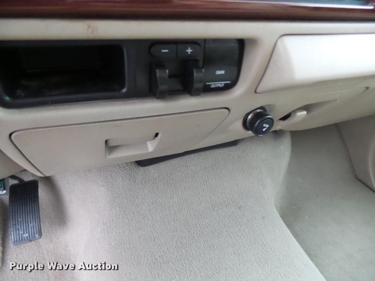 image for item N9495 2006 Ford F250 Super Duty Lariat FX4 Crew Cab pickup truck