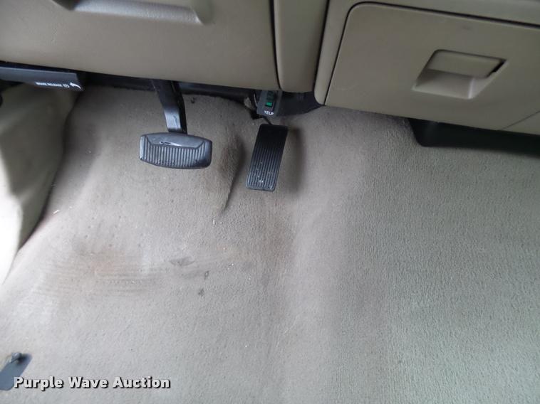 image for item N9495 2006 Ford F250 Super Duty Lariat FX4 Crew Cab pickup truck