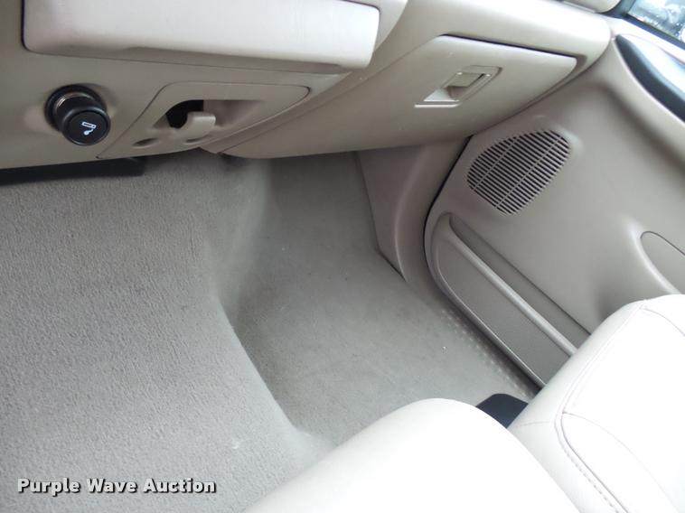 image for item N9495 2006 Ford F250 Super Duty Lariat FX4 Crew Cab pickup truck