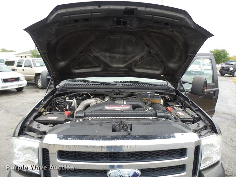 image for item N9495 2006 Ford F250 Super Duty Lariat FX4 Crew Cab pickup truck