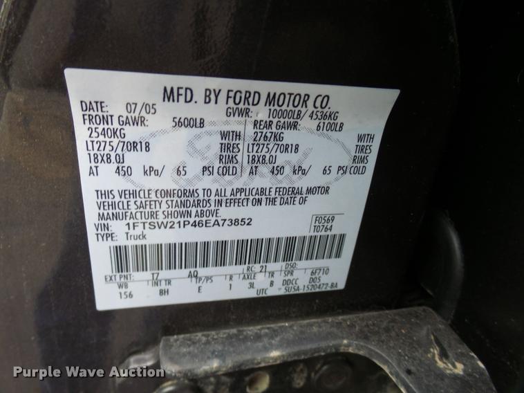 image for item N9495 2006 Ford F250 Super Duty Lariat FX4 Crew Cab pickup truck