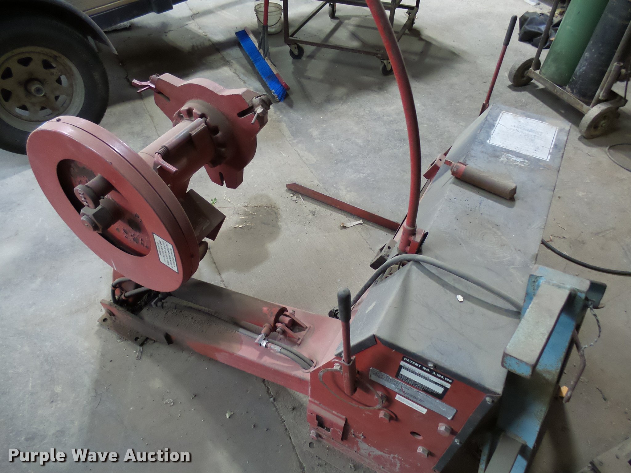 Bishman 931A tire mounter/demounter machine in Highmore, SD Item
