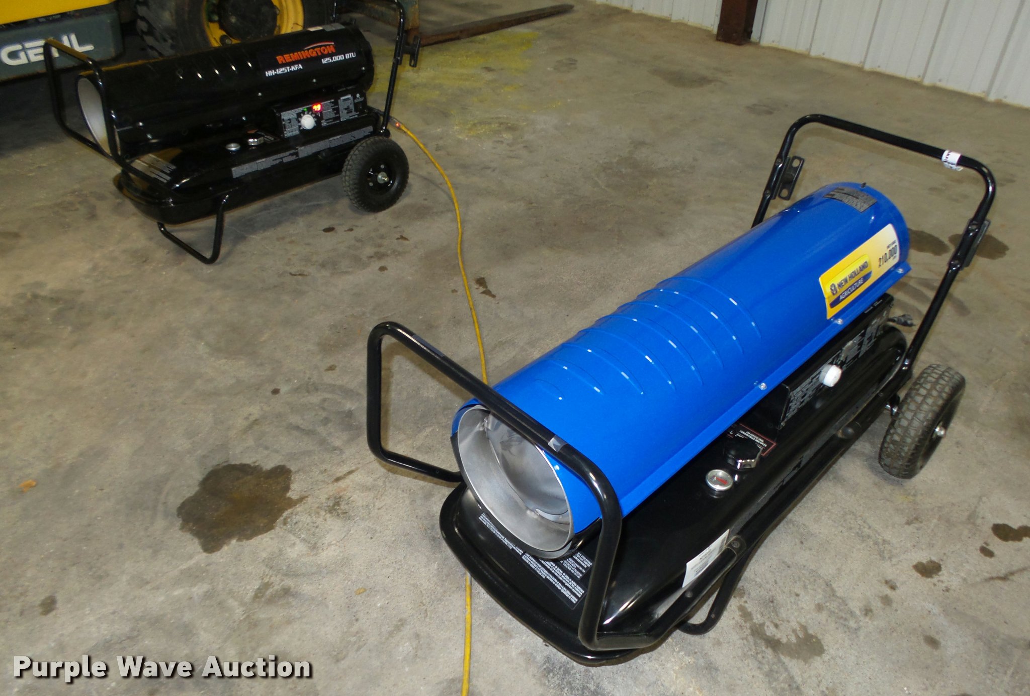 2) kerosene heaters in Roca, NE | Item BX9223 sold | Purple Wave