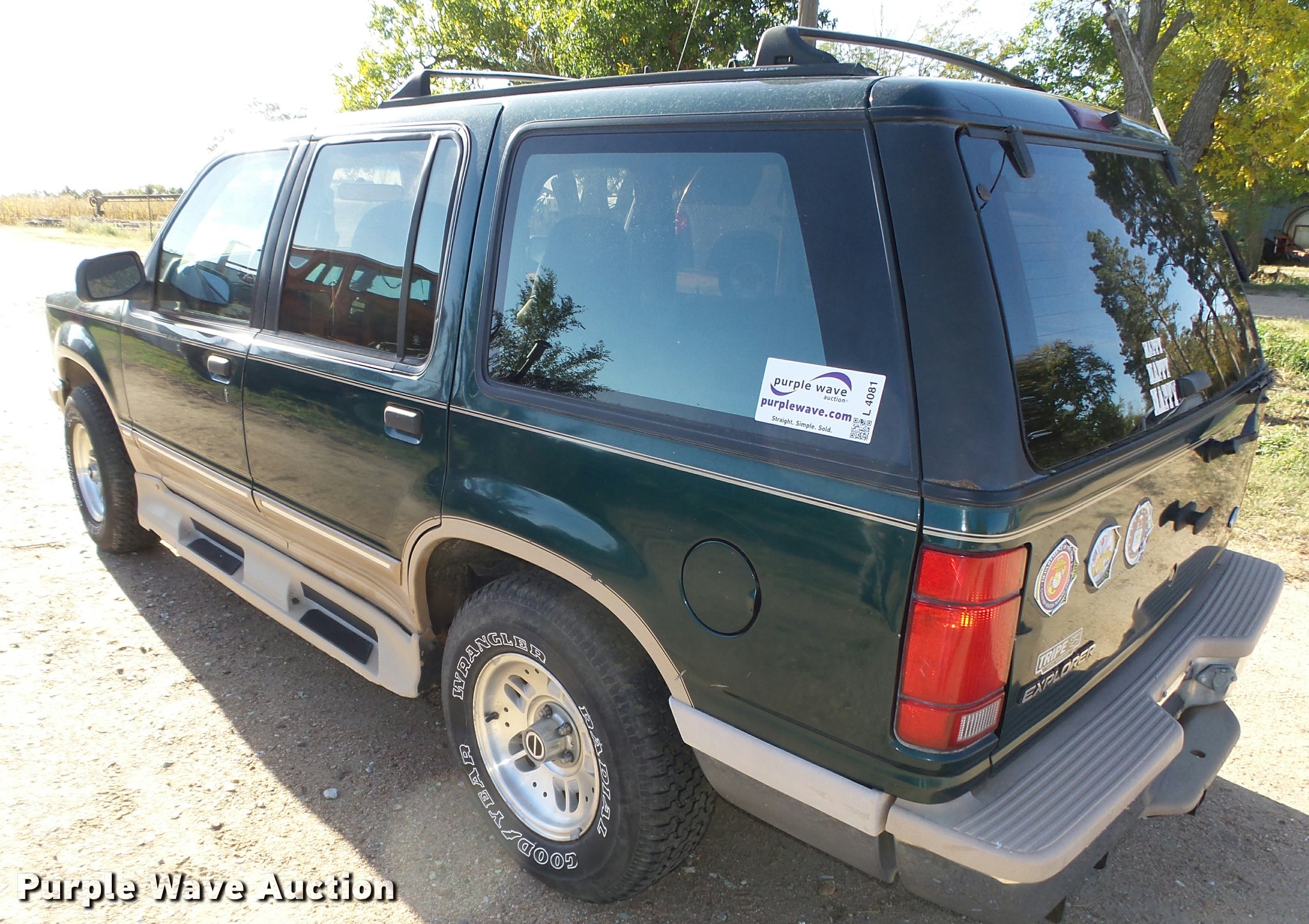 1994 Ford Explorer Eddie Bauer SUV in Franklin, NE | Item L4081 sold