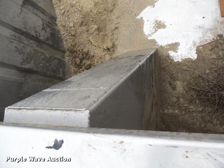 image for item AL9098 2002 shop built end dump trailer