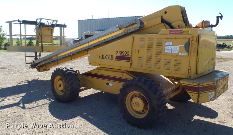 image for item AL9102 Grove MZ66B boom lift