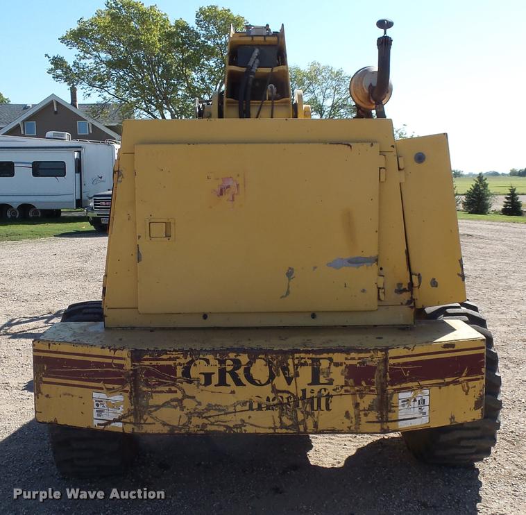 image for item AL9102 Grove MZ66B boom lift