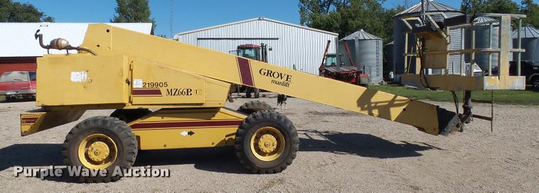 image for item AL9102 Grove MZ66B boom lift