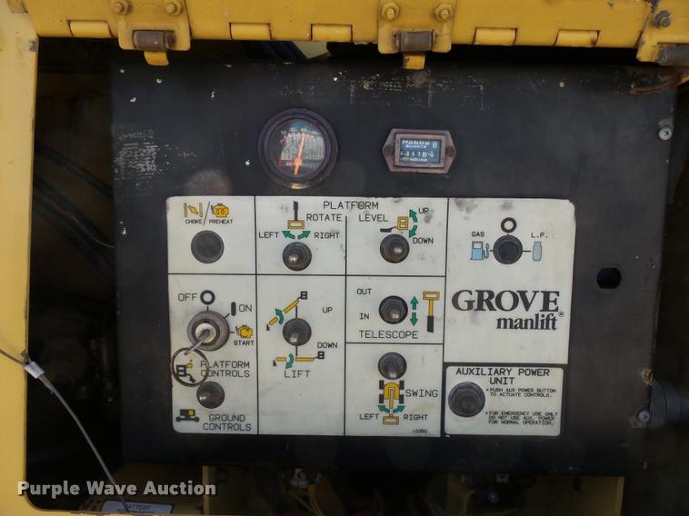 image for item AL9102 Grove MZ66B boom lift