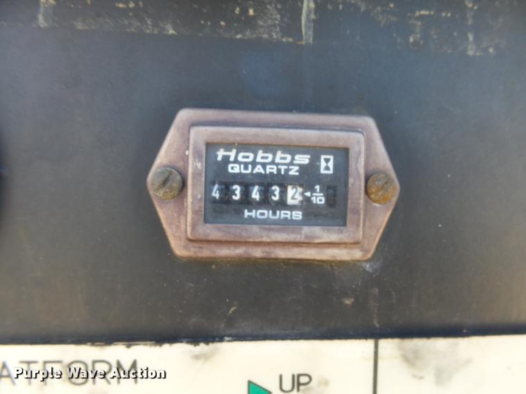 image for item AL9102 Grove MZ66B boom lift