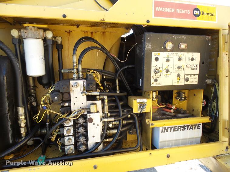 image for item AL9102 Grove MZ66B boom lift