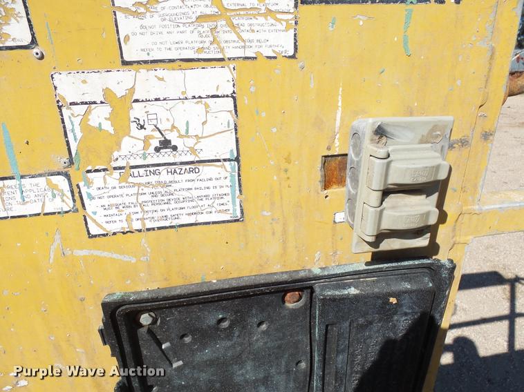 image for item AL9102 Grove MZ66B boom lift