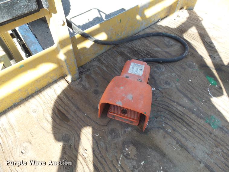 image for item AL9102 Grove MZ66B boom lift