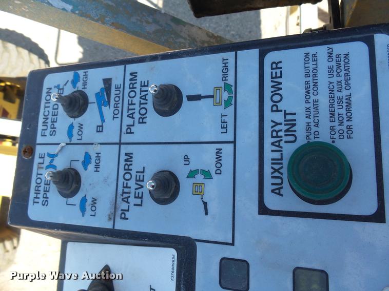 image for item AL9102 Grove MZ66B boom lift