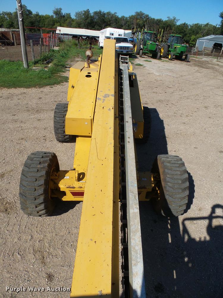 image for item AL9102 Grove MZ66B boom lift