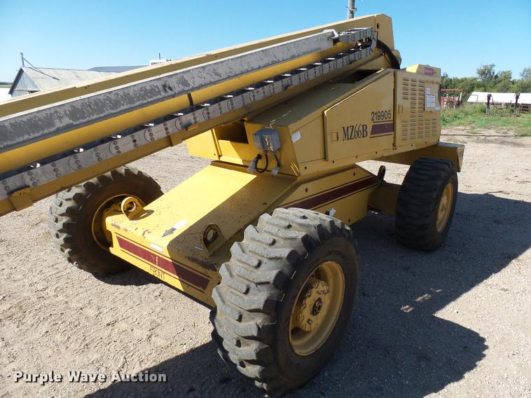image for item AL9102 Grove MZ66B boom lift
