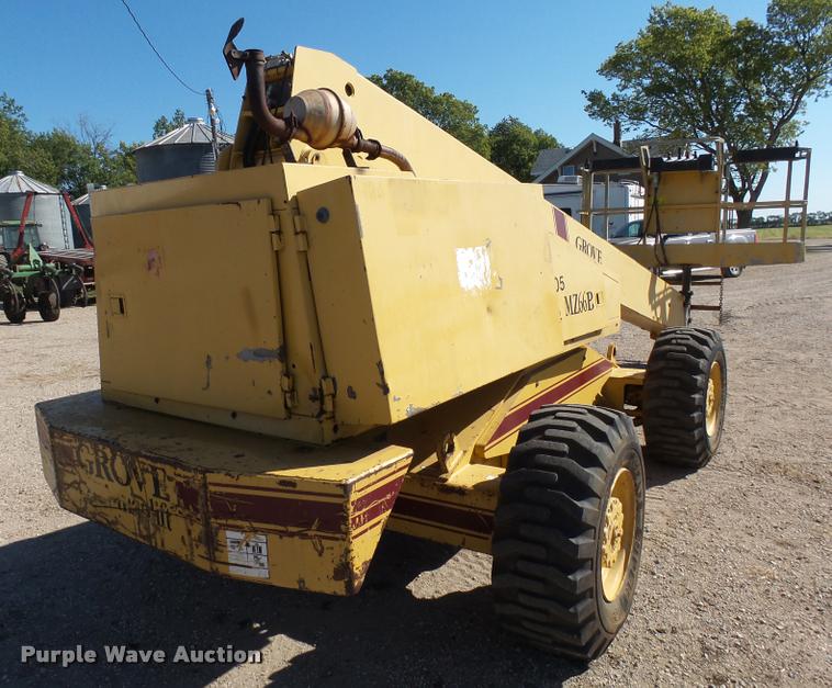 image for item AL9102 Grove MZ66B boom lift