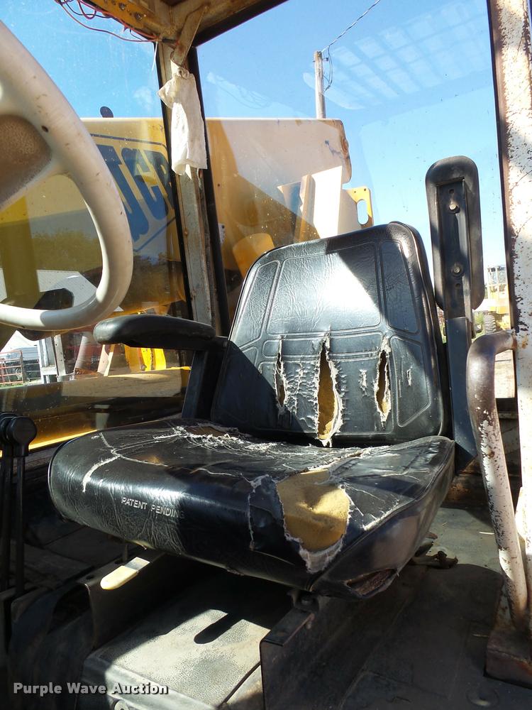 image for item AL9107 JCB 525B telehandler