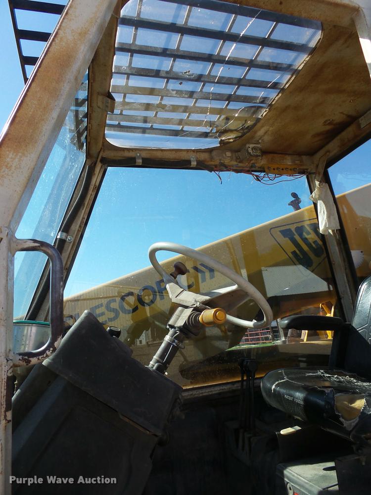 image for item AL9107 JCB 525B telehandler