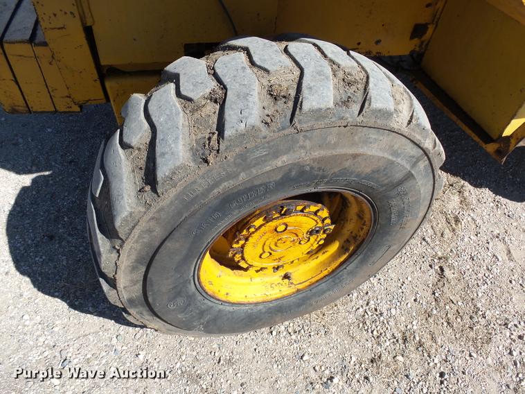 image for item AL9107 JCB 525B telehandler