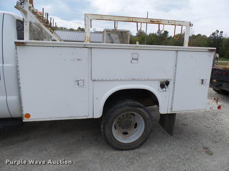 image for item AV9847 2008 Ford F550 Super Duty XL Crew Cab service truck