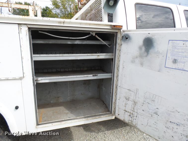 image for item AV9847 2008 Ford F550 Super Duty XL Crew Cab service truck