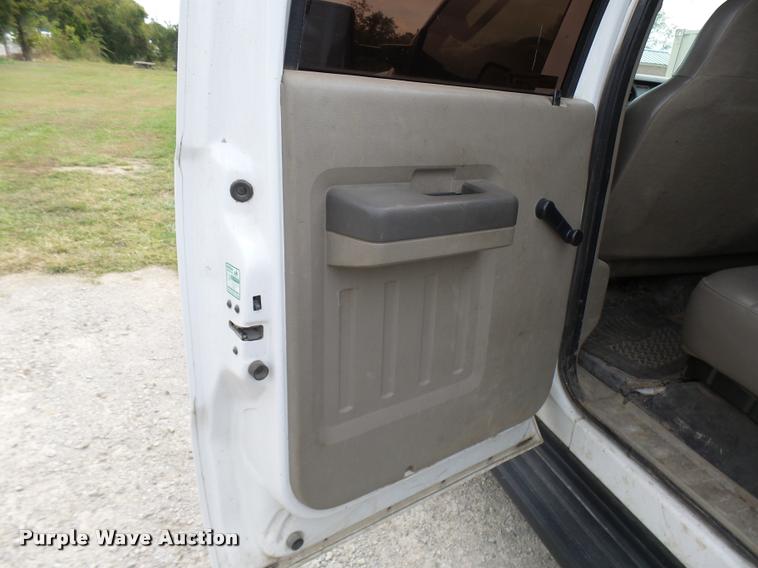 image for item AV9847 2008 Ford F550 Super Duty XL Crew Cab service truck