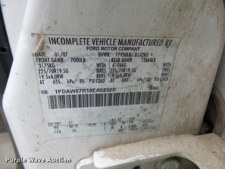 image for item AV9847 2008 Ford F550 Super Duty XL Crew Cab service truck