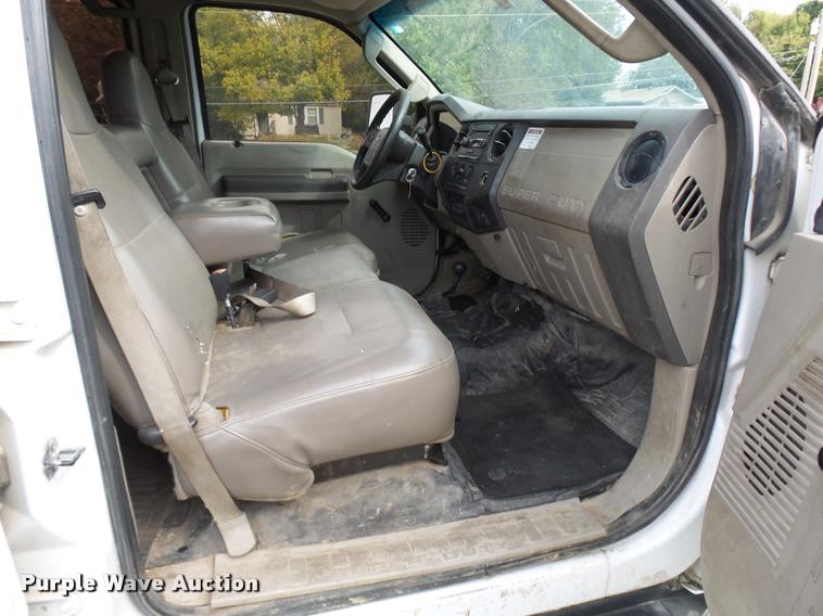 image for item AV9847 2008 Ford F550 Super Duty XL Crew Cab service truck