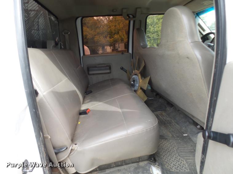 image for item AV9847 2008 Ford F550 Super Duty XL Crew Cab service truck