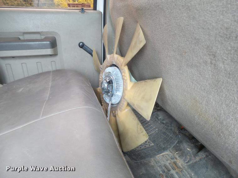 image for item AV9847 2008 Ford F550 Super Duty XL Crew Cab service truck