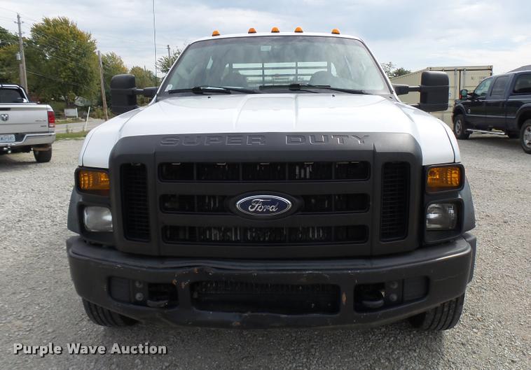 image for item AV9848 2008 Ford F550 Super Duty XL Crew Cab flatbed truck