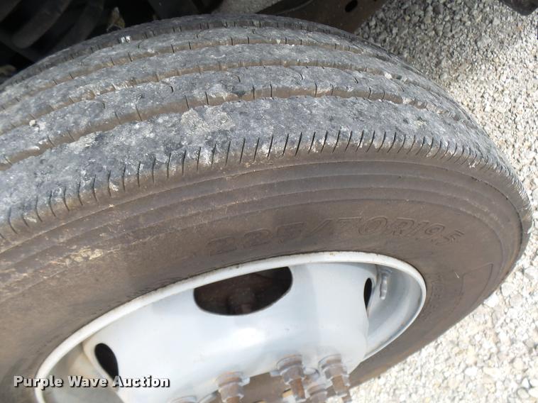 image for item AV9848 2008 Ford F550 Super Duty XL Crew Cab flatbed truck