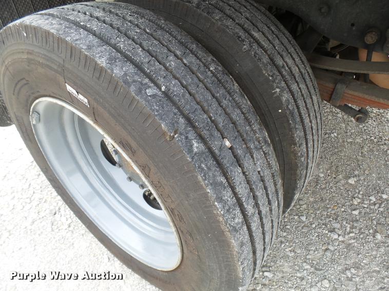 image for item AV9848 2008 Ford F550 Super Duty XL Crew Cab flatbed truck