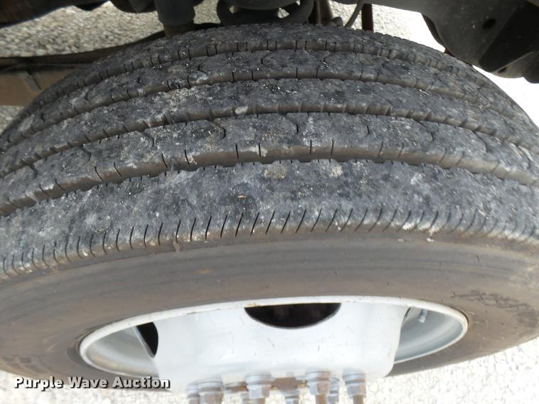 image for item AV9848 2008 Ford F550 Super Duty XL Crew Cab flatbed truck