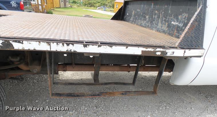 image for item AV9848 2008 Ford F550 Super Duty XL Crew Cab flatbed truck