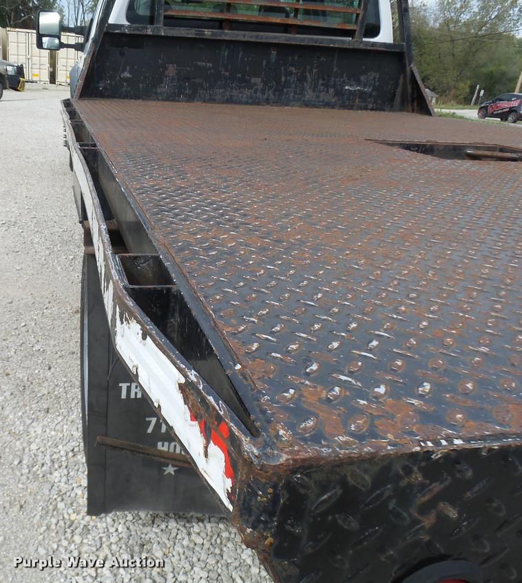 image for item AV9848 2008 Ford F550 Super Duty XL Crew Cab flatbed truck