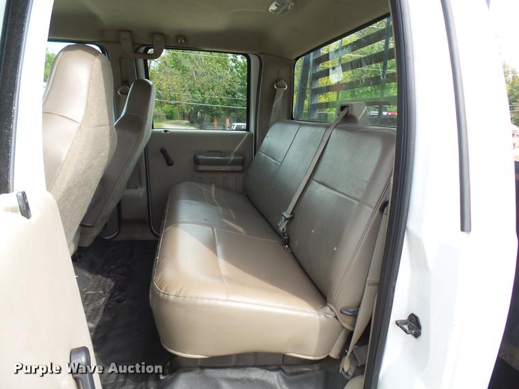 image for item AV9848 2008 Ford F550 Super Duty XL Crew Cab flatbed truck