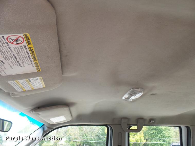 image for item AV9848 2008 Ford F550 Super Duty XL Crew Cab flatbed truck