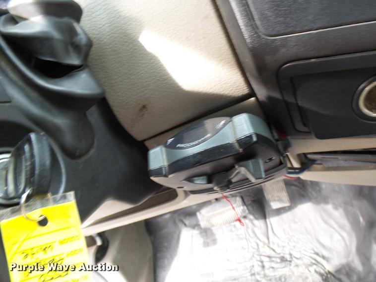 image for item AV9848 2008 Ford F550 Super Duty XL Crew Cab flatbed truck