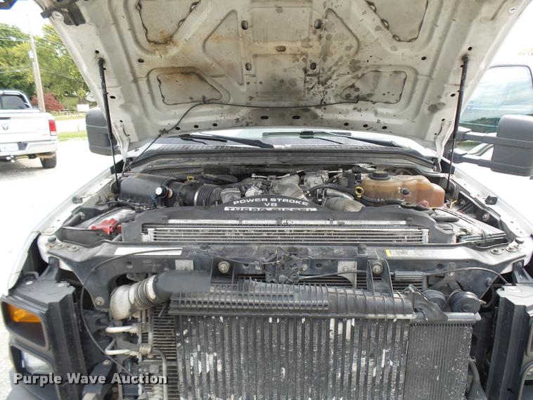 image for item AV9848 2008 Ford F550 Super Duty XL Crew Cab flatbed truck