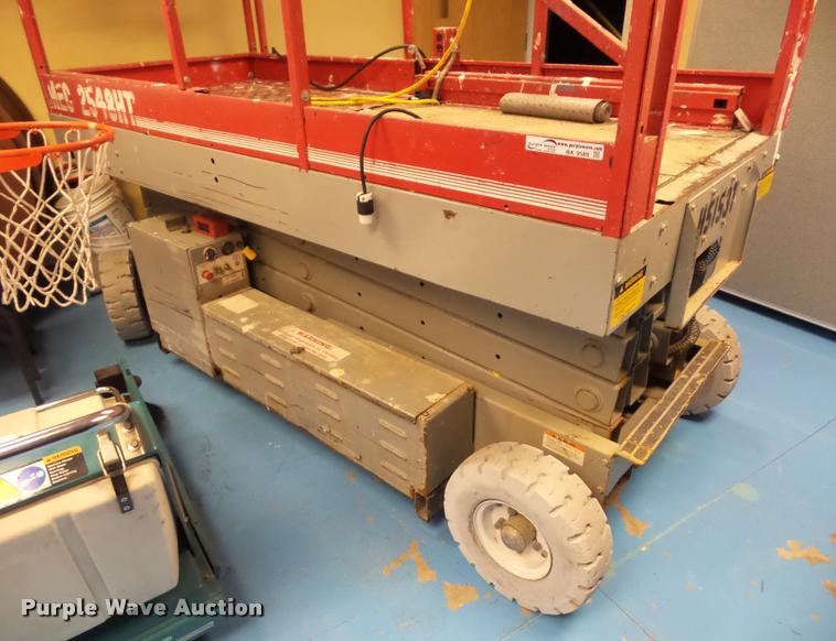 image for item BK9589 Mec 2548HT scissor lift