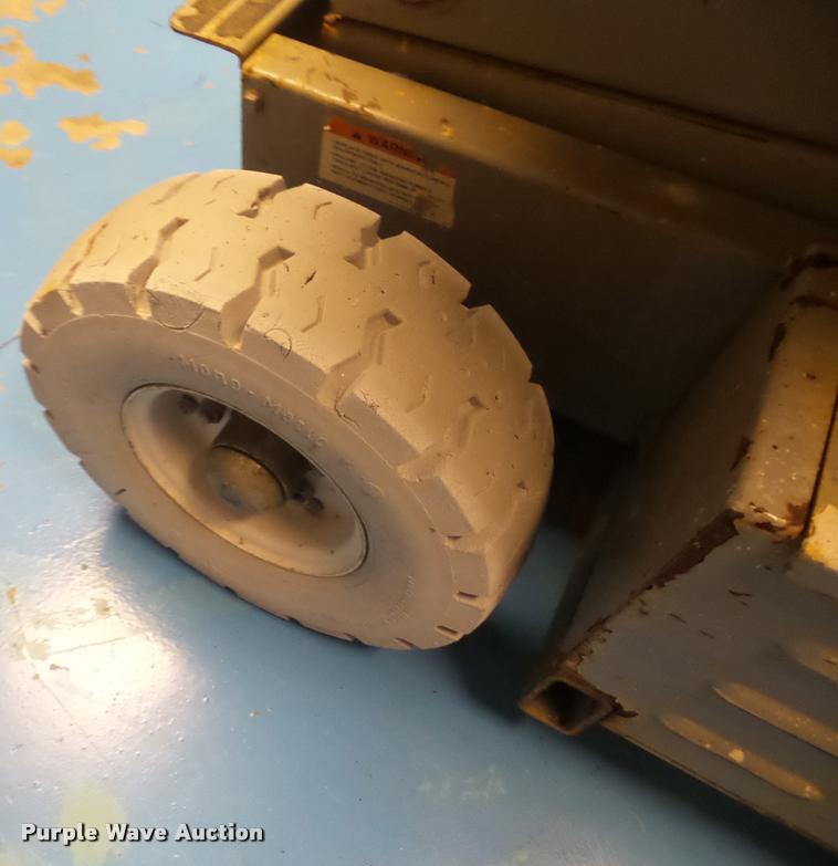 image for item BK9589 Mec 2548HT scissor lift