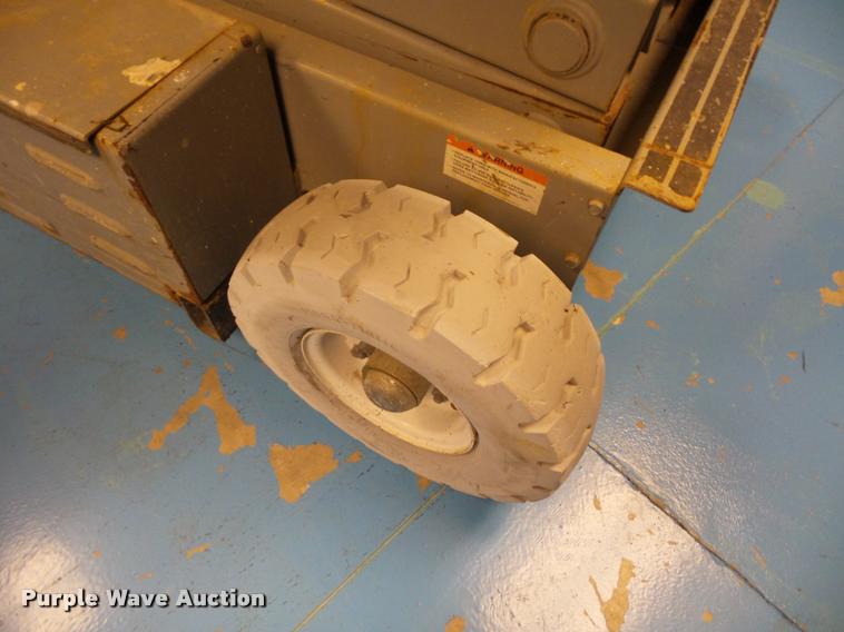 image for item BK9589 Mec 2548HT scissor lift