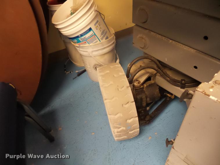 image for item BK9589 Mec 2548HT scissor lift