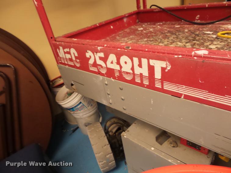 image for item BK9589 Mec 2548HT scissor lift
