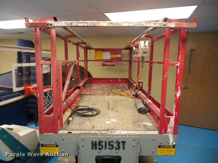 image for item BK9589 Mec 2548HT scissor lift